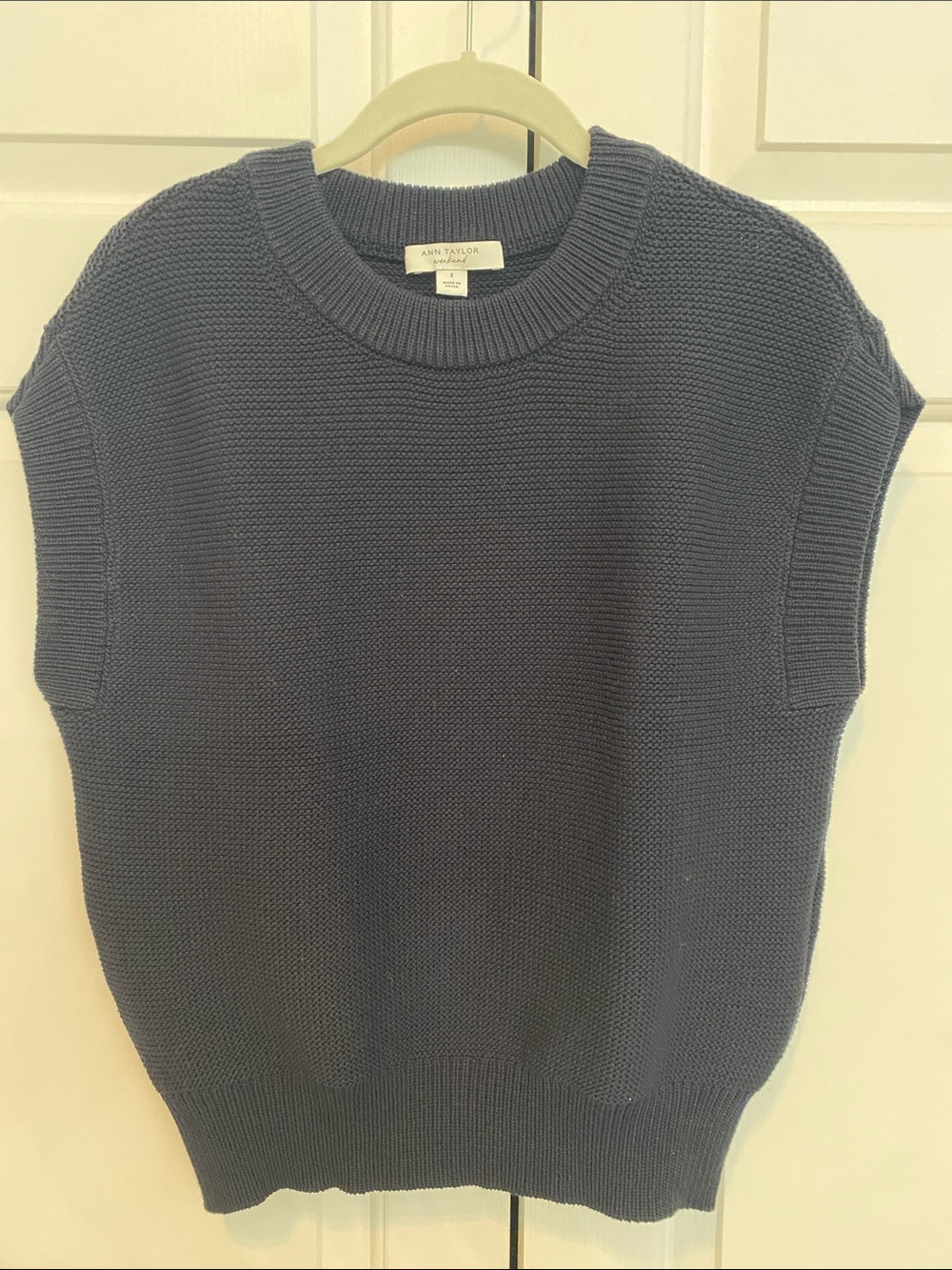 Ann Taylor Navy Blue Knit Sleeveless Sweater